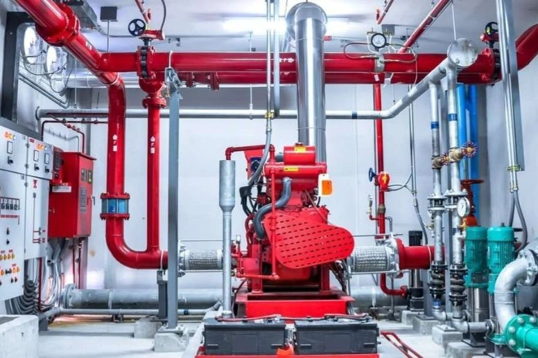 Why Hiring a Professional Fire Fighting System & Safety Contractor in Mumbai Is Essential